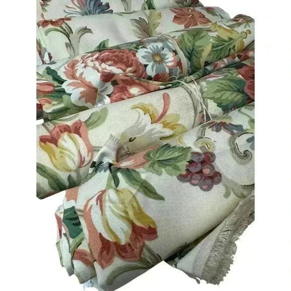 Fabric - 4 rolls of vintage floral 1 roll of dark denim 1 roll tropical floral - Picture 3 of 15